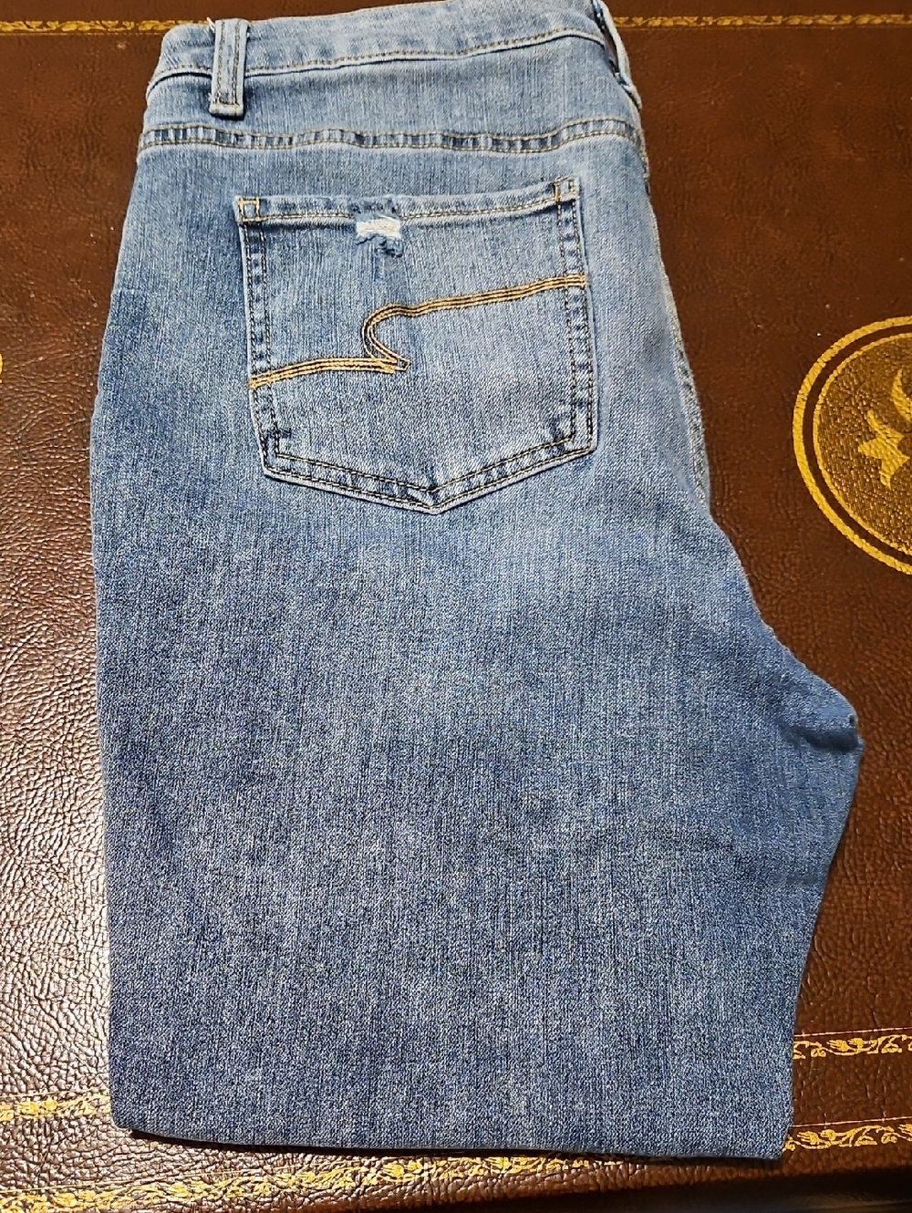 Time and Tru Women's Straight Light Blue Jeans